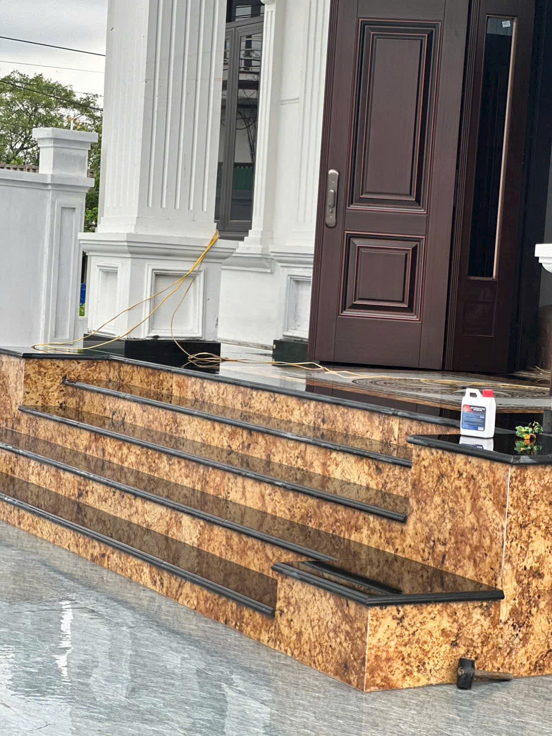 Bảo dưỡng đá tự nhiên: những việc nên làm để bề mặt luôn đẹp